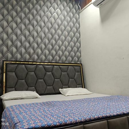 Hari Krishnam Residency Hotel Mathura Buitenkant foto