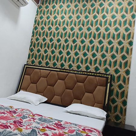 Hari Krishnam Residency Hotel Mathura Buitenkant foto