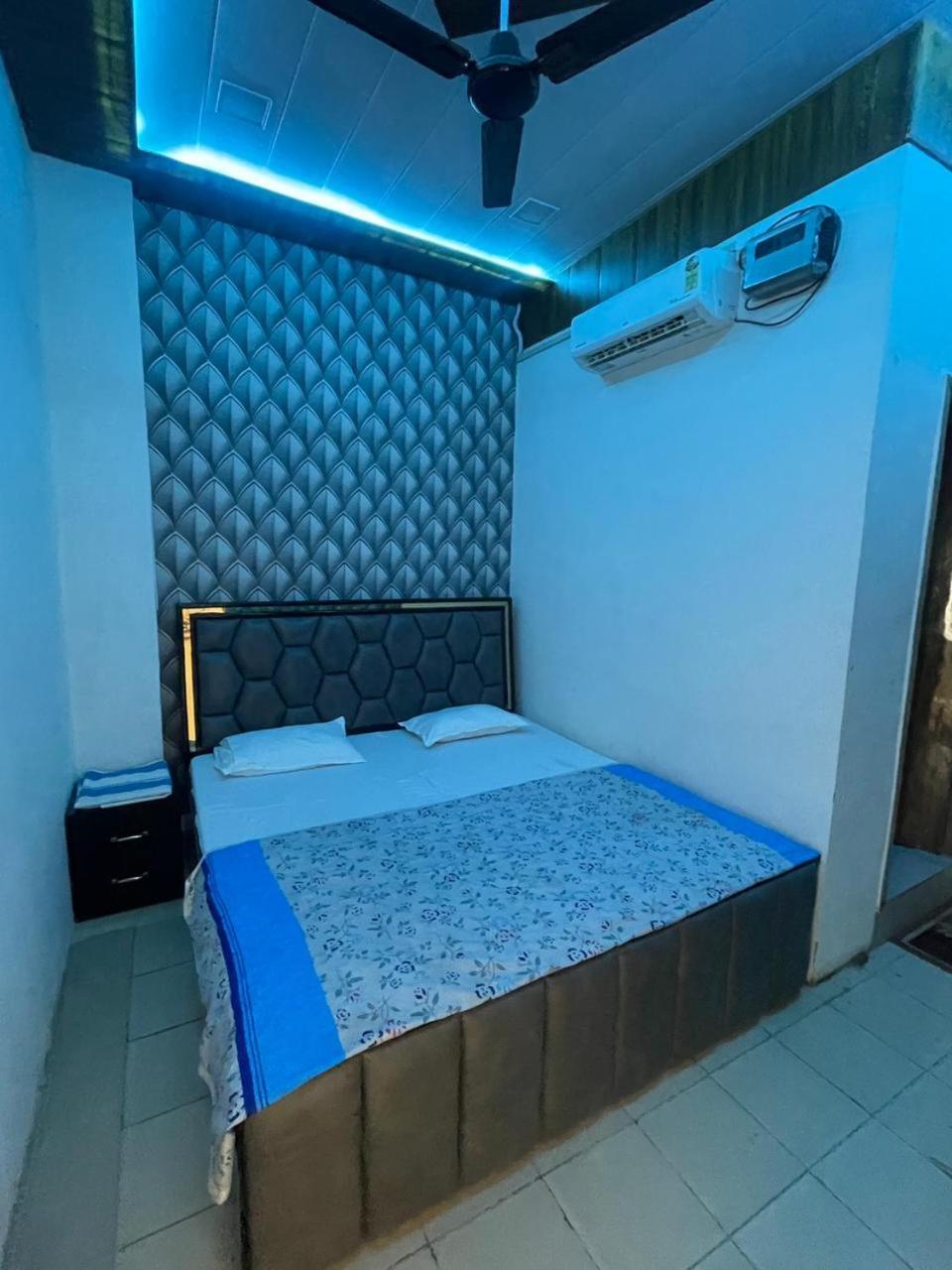 Hari Krishnam Residency Hotel Mathura Buitenkant foto