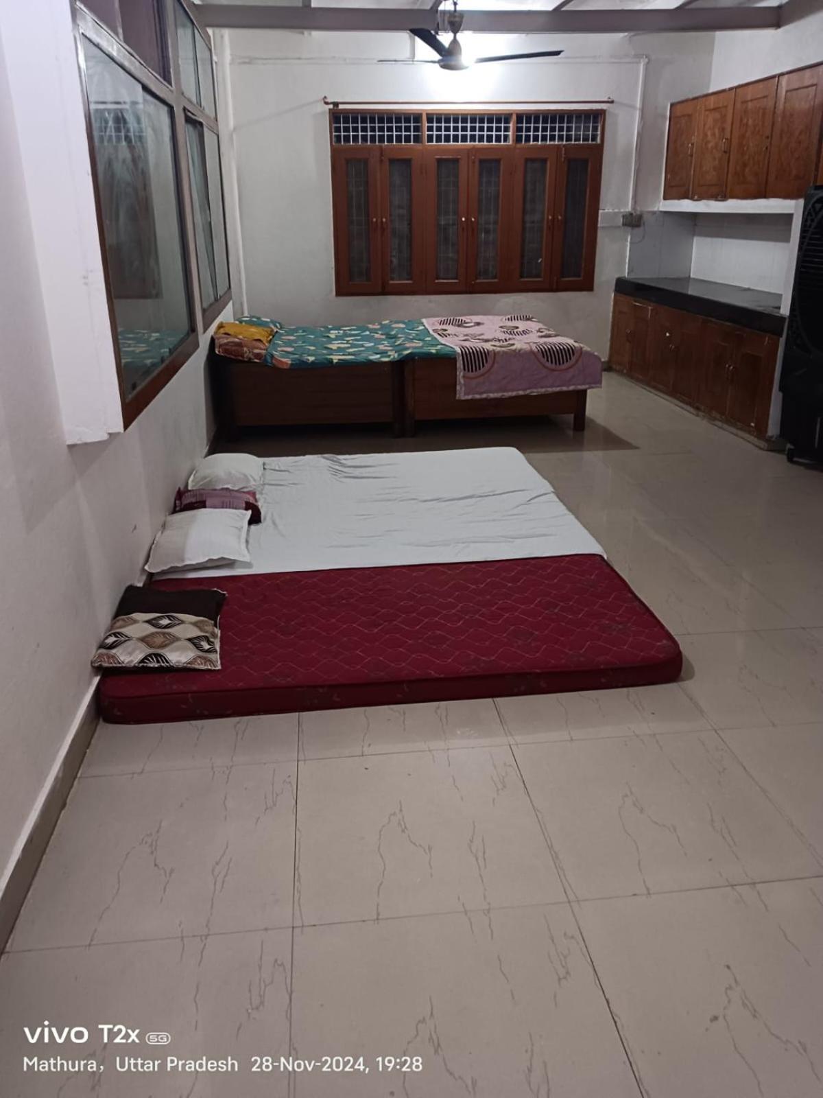 Hari Krishnam Residency Hotel Mathura Buitenkant foto