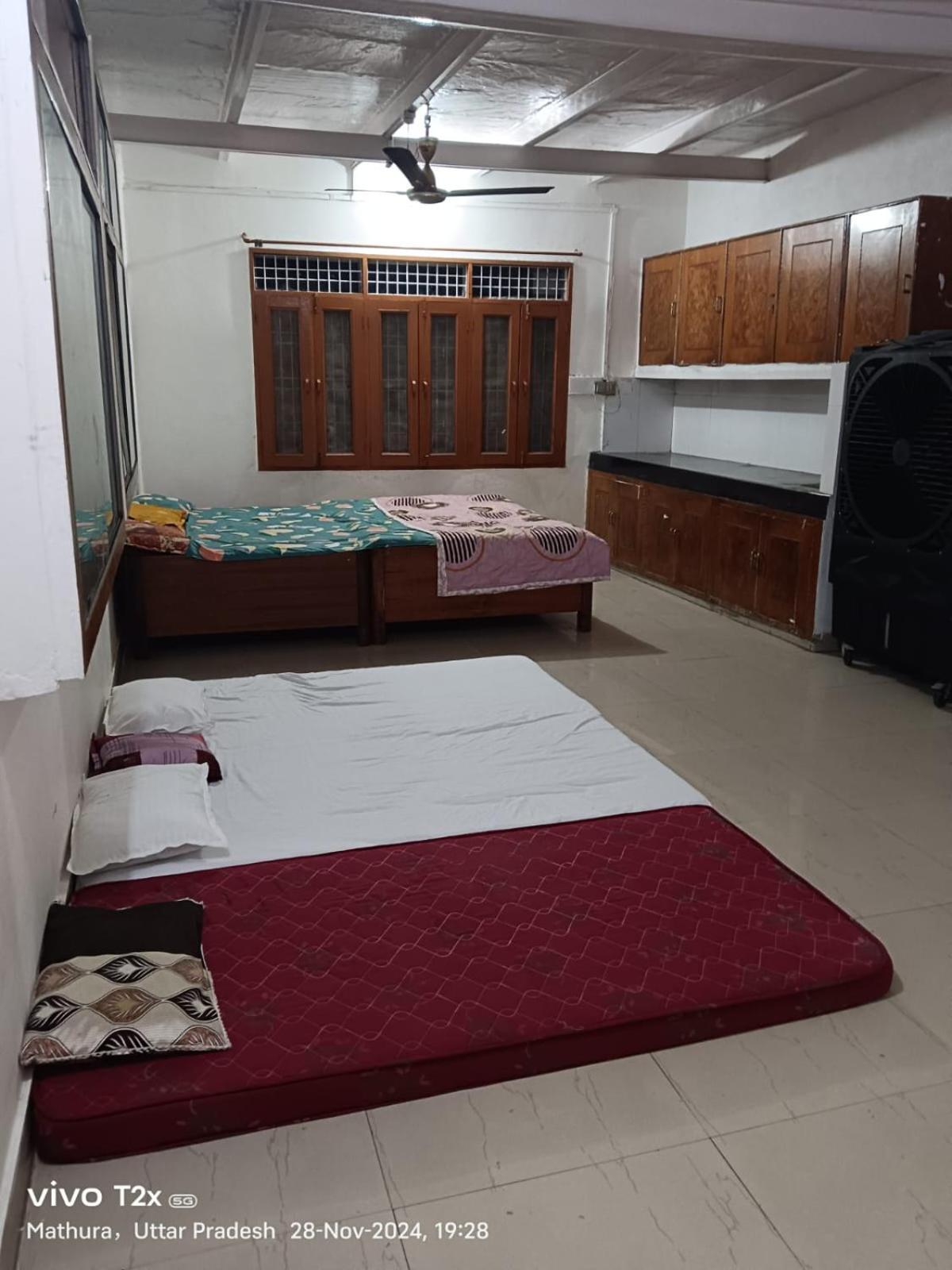 Hari Krishnam Residency Hotel Mathura Buitenkant foto