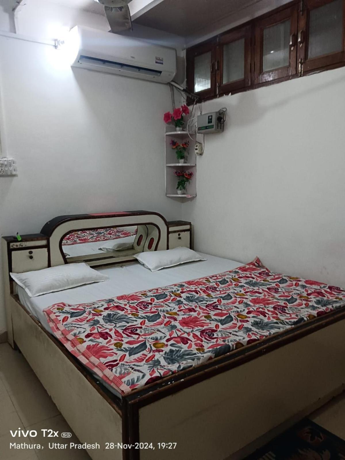 Hari Krishnam Residency Hotel Mathura Buitenkant foto